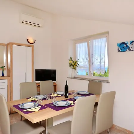 Paris Apartment Necujam