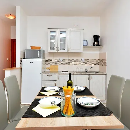 Paris Apartment Necujam