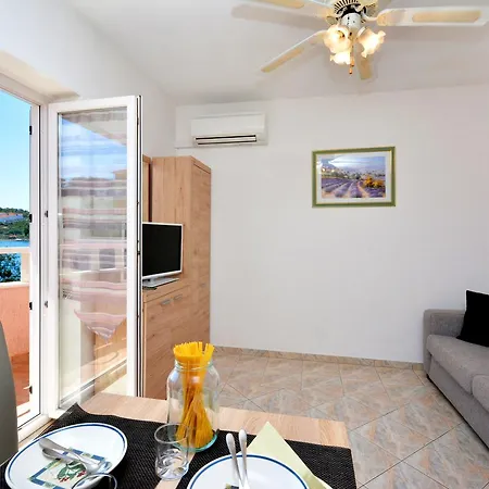 Paris Apartment Necujam