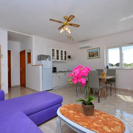 Apartment Paris Necujam