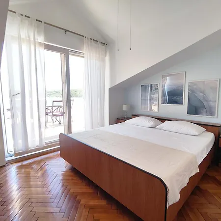 Apartament Paris *