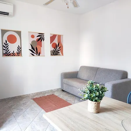 Paris Apartmán Nečujam