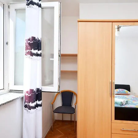 Paris Nečujam